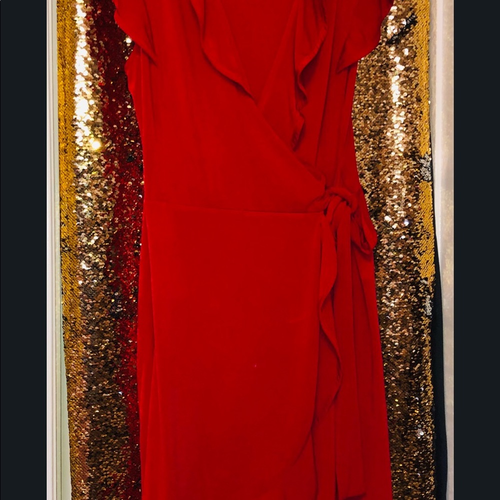 This is a very sexy wraparound dress!